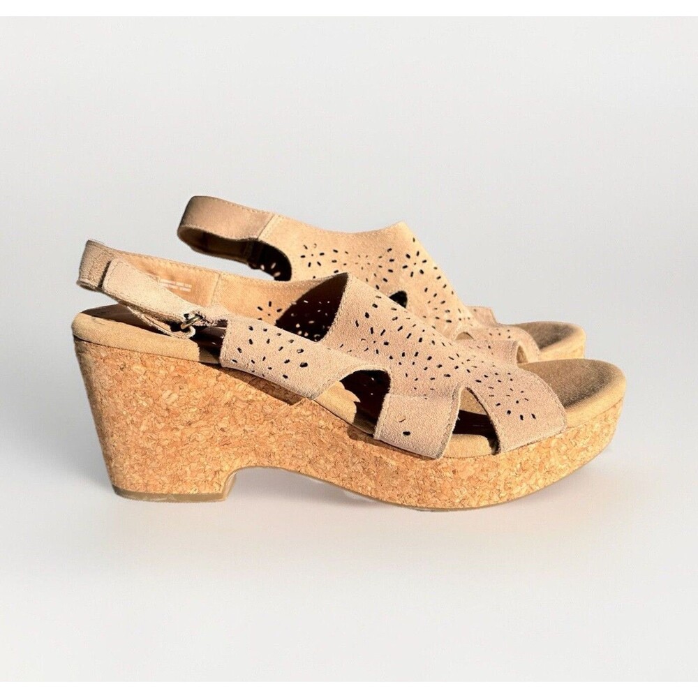 Clarks Giselle Bay Women's 11 Beige Suede Cork Wedge Sandal Ankle Strap Cutout